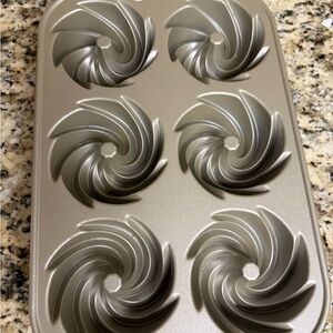 Nordic Ware Silver Swirl Baking Pan